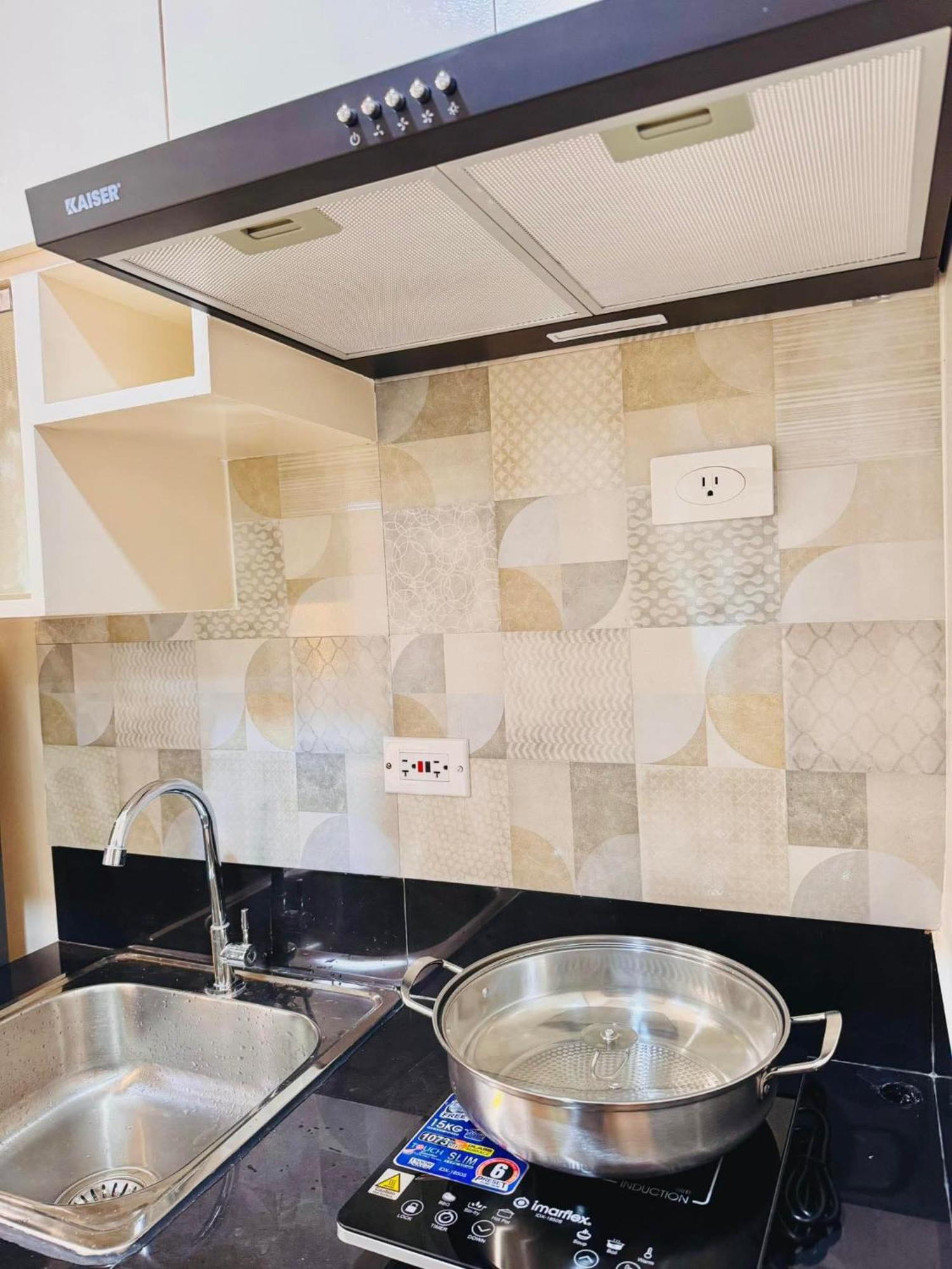 Rj Elite Escape 2Br Condo W Balcony Near Sm Iloilo Luaran gambar